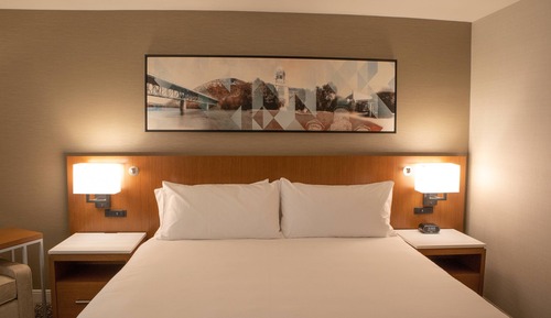 Standard Room, 1 King Bed (Hearing Accessible)