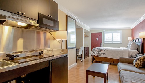 Suite, 1 Queen Bed with Sofa bed, Non Smoking, Kitchen (Shower Only)