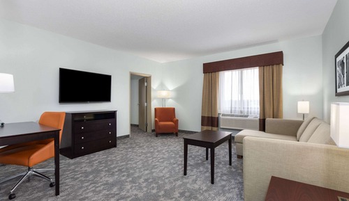 Suite, 1 King Bed, Accessible (Mobility/Hearing Impaired)