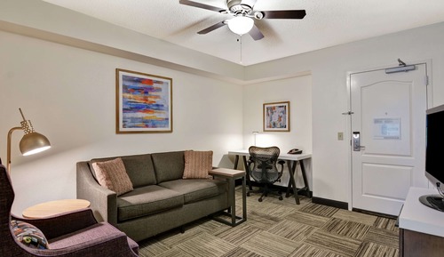 Two queen beds one bdrm suite