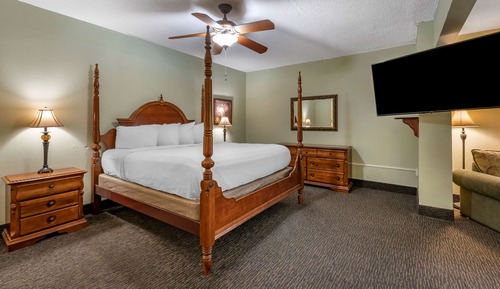 Room, 1 King Bed, Non Smoking, Hot Tub
