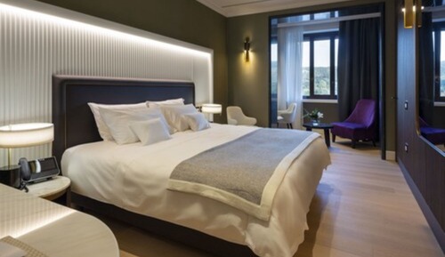 Junior Suite (Thermal Pool Access)