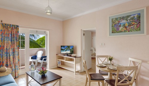 Superior Apartment, Pool View