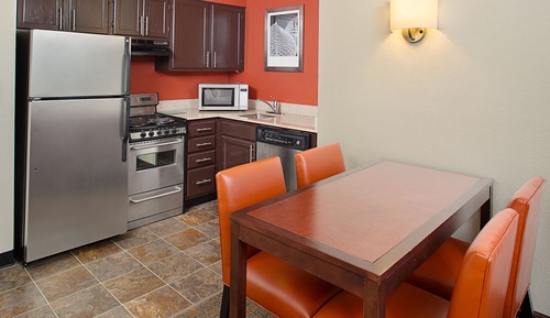 Suite, 1 Bedroom (Mobility/Hearing Access, Roll-In Shwr)