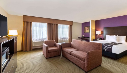 Deluxe Room, 1 Queen Bed, Non Smoking