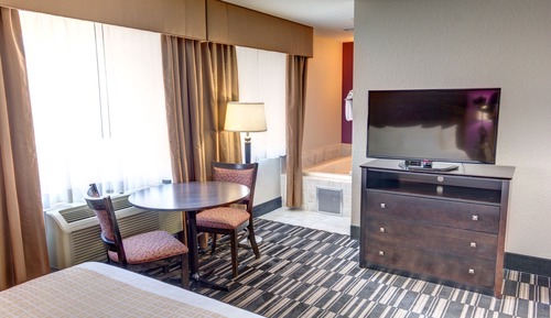 Deluxe Suite, 1 King Bed, Non Smoking, Jetted Tub