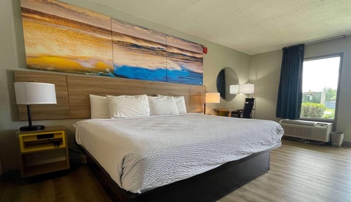 Standard Room, 1 King Bed, Accessible