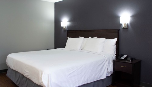 Standard Room, 1 King Bed