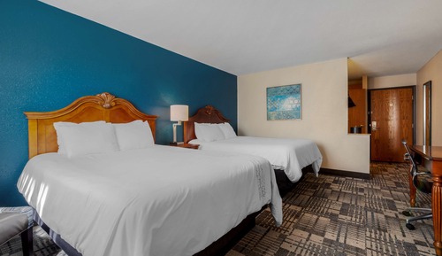 Standard Room, 2 Queen Beds, Accessible, Bathtub
