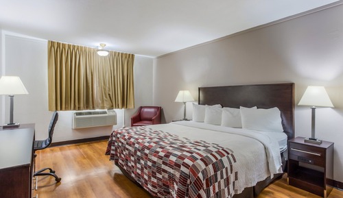 Superior Room, 1 King Bed, Non Smoking (Interior Corridor)
