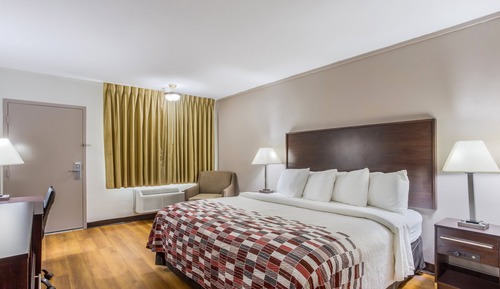Deluxe Room, 1 King Bed, Smoking