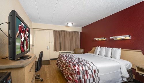 Superior Room, 1 King Bed, Accessible (Smoke Free)