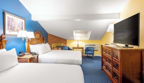 Standard Room, 2 Queen Beds, Non Smoking, Fireplace (Pet Friendly)