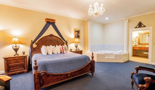 Suite, 1 King Bed, Non Smoking, Jetted Tub