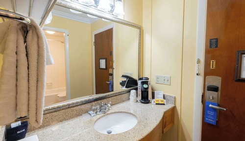 Standard Room, 1 King Bed, Non Smoking, Refrigerator & Microwave