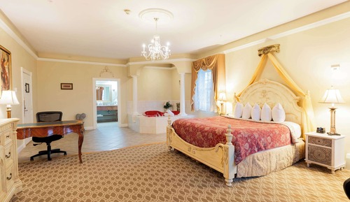 Romantic Suite, 1 King Bed, Non Smoking, Jetted Tub