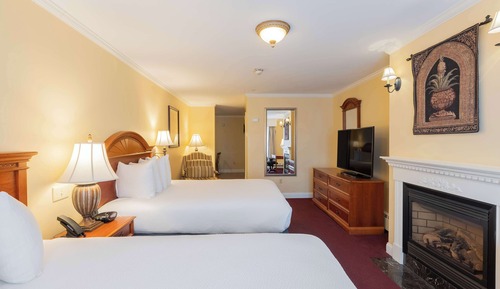 Executive Suite, 2 Queen Beds, Non Smoking, Kitchen