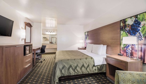 Standard Room, 1 King Bed, Non Smoking
