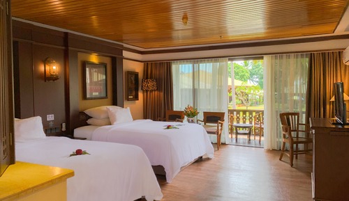 Standard Balcony (2 Queen Beds)