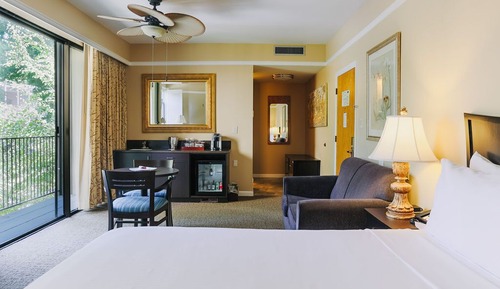 Deluxe Room, 1 King Bed