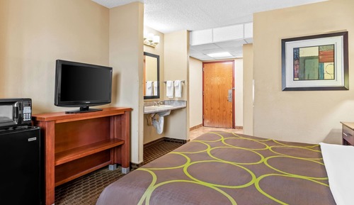 Room, 1 King Bed, Accessible, Non Smoking (Mobility, Tub w/Grab Bars)