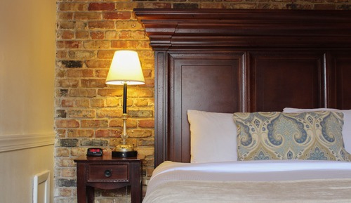 Classic Room, 1 King Bed, Non Smoking