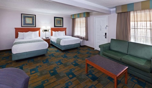 Executive Room, 2 Queen Beds, Non Smoking, Pool View