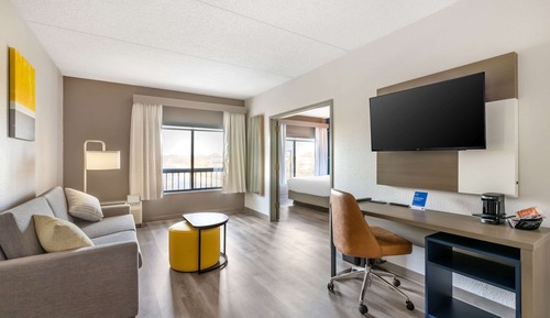Suite, 2 Queen Beds, Non Smoking