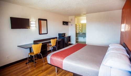 Standard Room, 1 King Bed, Smoking