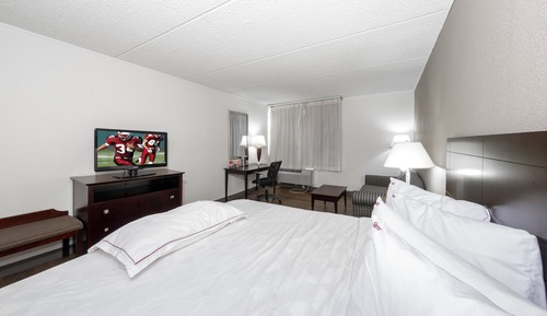 Premium Room, 1 King Bed with Sofa bed (Upgraded Bedding & Snack, Smoke Free)