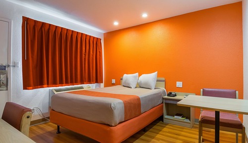 Standard Room, 1 Queen Bed, Smoking