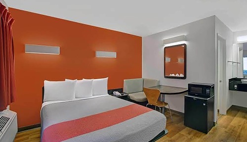Deluxe Room, 1 Queen Bed, Non Smoking