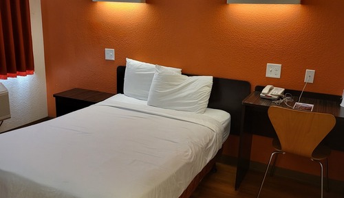 Deluxe Room, 1 Double Bed, Accessible, Non Smoking (Mobility/hearing, Roll-in Shower)