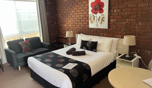 Standard Queen Room