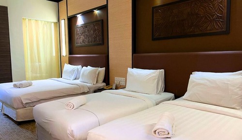 Deluxe Family Room