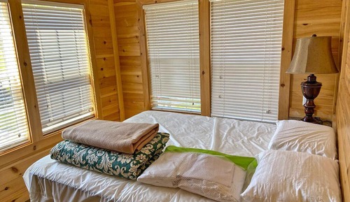 Cabin, 2 Bedrooms (Park Model, Linens Included) 