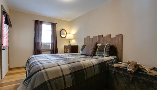 Premium Cabin, 2 Double Beds, Non Smoking, Kitchen (Linens Included, No Pets Allowed)
