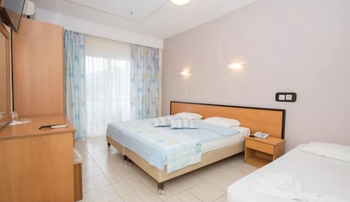 Economy Room, Garden View