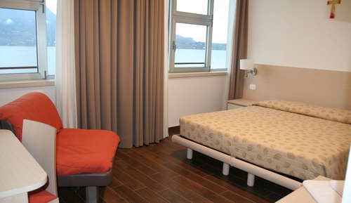 Superior Room, Lake View