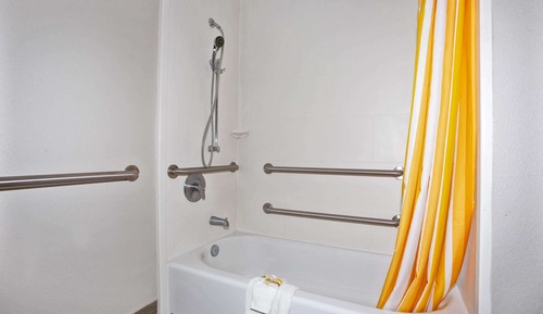 Room, 1 King Bed, Accessible, Non Smoking (Mob,Hear,Tub w/Grab Bars,Countryside)