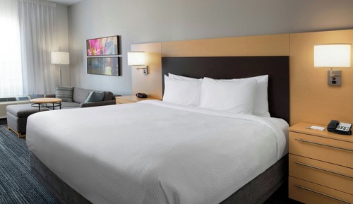 Studio, 1 King Bed with Sofa bed, City View (Mobility/Hearing Accessible, Tub)