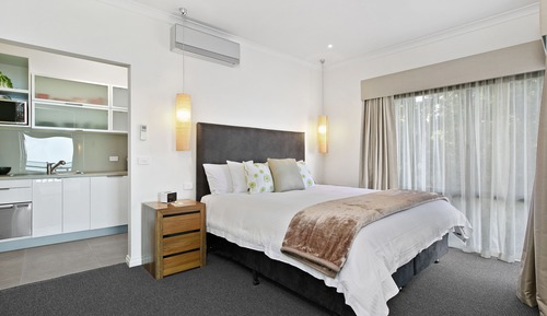 Superior Studio, 1 King Bed, Ocean View