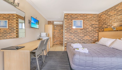 Deluxe Queen Room
