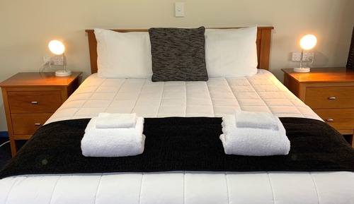 Standard Room, 1 Queen Bed, Non Smoking, Ensuite 