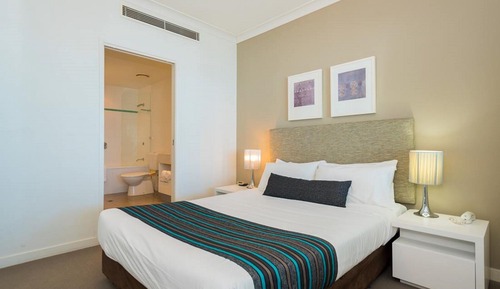 1 Bedroom + Study, Hinterland View