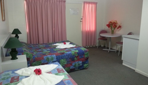 Motel Room, Non Smoking (3 People)