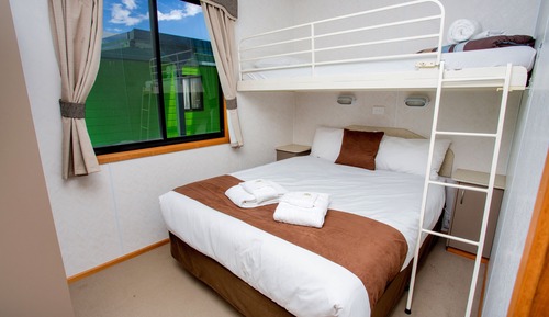 Family Cabin (Sleeps 5)