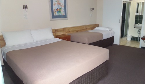 Standard Suite (twin share)