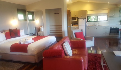 Deluxe Cottage, King Parrot