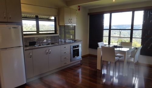 Deluxe Cottage, Cockatiel 